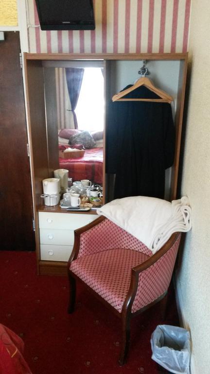 The Derby Hotel Blackpool Room photo